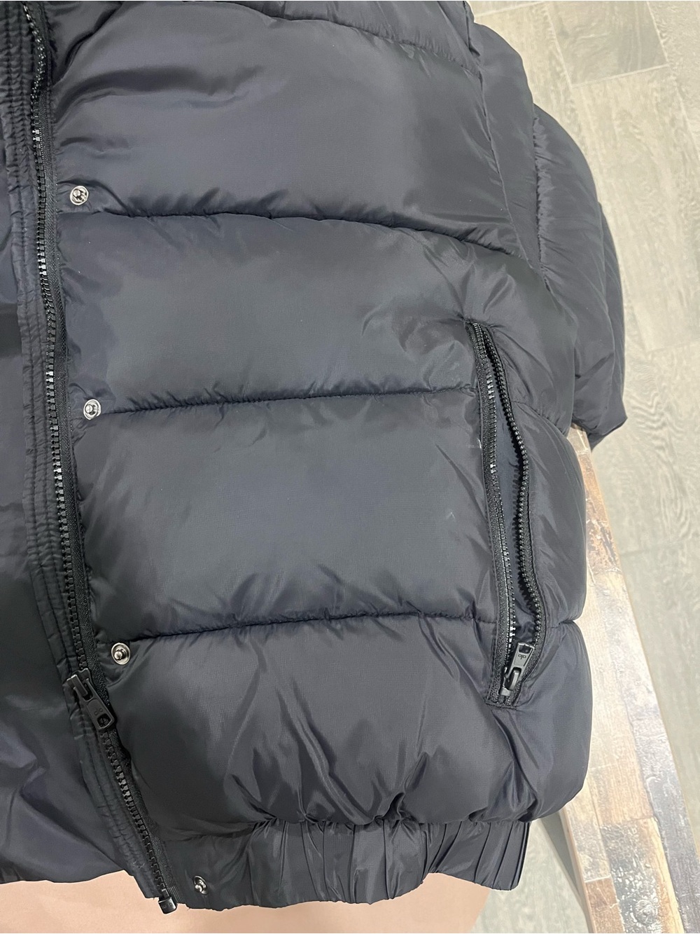 Alo Women’s Black Puffer Jacket with Hood - Picture 4 of 4